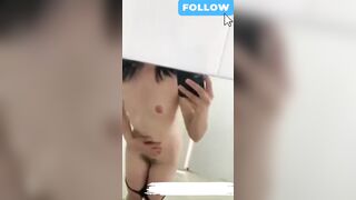 Em học sinh love 10 vừa đi học về đã phải show hàng cho ny xem