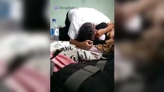 KHỐN NẠN THẬT ANH CHỒNG ĐỊT EM DÂU CÒN QUAY CHO E TRAI XEM