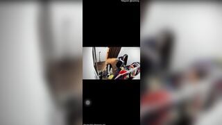 Quay lén phòng thay đồ của mấy e nữ sinh