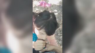 Bé hàng xóm nghỉ hè bị ông chú dụ vào rừng địt nhau