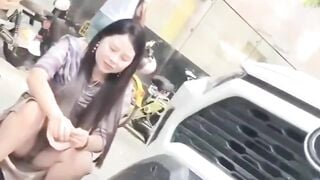 Quay lén lồn và sì líp các chị gái ngồi hờ hênh.
