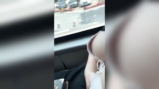 Lén Mò Bóp vú con bạn thân trên xe Bus, Bóp vú to public
