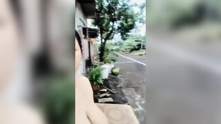 Gái dâm nhất làng chởi chuồng đi quanh làng gạ trai móc lồn thủ dâm phụt nước
