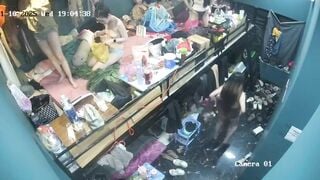 Hack cam ổ gái KTV, mà phòng bày bừa dữ quá