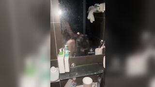 Đang thay đồ bị anh rể vô đụ không làm gì được