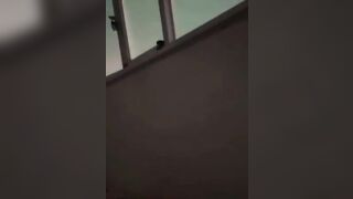 ĐANG NGỦ CÙNG BÀ MẸ KẾ MÀ CU DỰNG LÊN, LIỀN NHỜ BẢ BÚ CẶC LUÔN