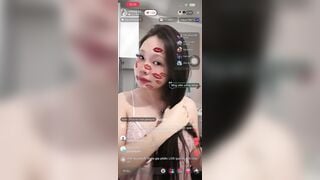 Elina Nhật Hạ Trả Kèo Tikok Vạch Vú trước gương