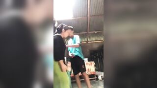 Thằng cháu họ 17 tuổi nứng cặc đòi đụ dì ai dè dì chu đít cho đụ thật.