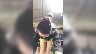 Cháu họ 2k9 đến nhà dì xin đụ ai dè dì chu đít đưa lồn cho đụ thật.