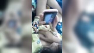 Có con bạn thân như này sướng thật, chụp được ảnh đẹp là được bóp vú thoả thíc