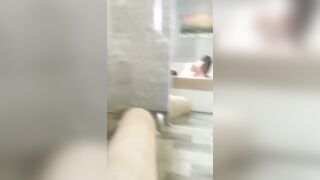 Rảnh rỗi là chị họ cho em trai 17 tuổi của mình đụ khi cơn nứng lồn tìm đến.