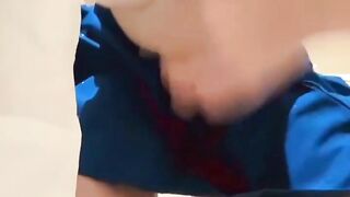 Nhân viên TTTM Vú To, Vào WC Chát Sex Bóp vú Thủ dâm