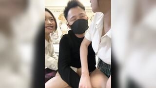 Vua chúa xin cái tuổi, Được 2 con bạn thân Cosplay Phục vụ Bú Liếm Cu Djt Nhau live e