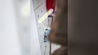 Siêu phẩm quay lén chị gái hàng xóm móc lồn trong toilet trước khi đi tắm cực phẩm.