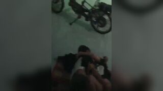 2 em hsinh c3 lén lút thủ dâm cho nhau bị hàng xóm phát hiện