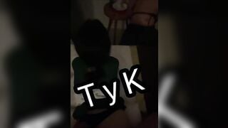 Vay tiền chơi tài xỉu, thanh niên bị trói vào ghế nhìn người yêu bị địt trước mắt