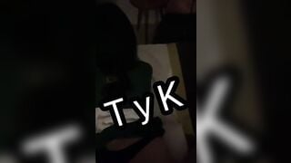 Vay tiền chơi tài xỉu, thanh niên bị trói vào ghế nhìn người yêu bị địt trước mắt