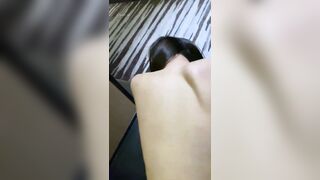Em người yêu hứng tình mở cửa cho người lạ xem