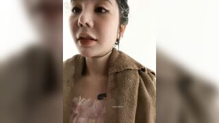 Idol tóptóp Lai Trinh ở chung cư đi xe sang, hay nói đạo lý ai ngờ làm nghề này