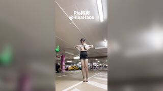 E thư kí dâm vừa tan ca là lộ ngay bản chất slave xún hầm để xe để quay clip móc lồn