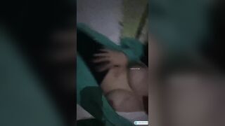 Nữ sinh vú bự dâm đãng nữa đêm trốn ra đường ngồi show vú vỗ lồn #2