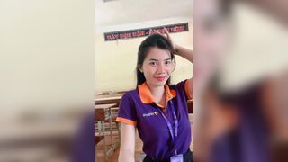 Em ngân hàng xinh đẹp đụ cùng bạn trai bị lộ clip trên mạng.