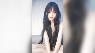Phòng live ngồi giơ chân dạng háng banh lồn ra show của e hs loli tq lồn cực phẩm #4