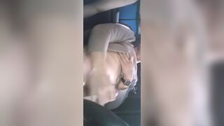 Vừa lái xe vừa đc em rau sinh viên xinh dâm ngồi bú cặc bắn ngập mồm e cực sướng