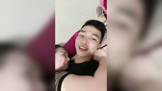 Lần đầu tiên đi lái máy bay mà gặp máy bay vừa chiến vừa nhiệt tình như vậy.