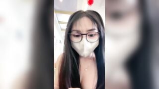 Gái Teen Lồn Múp Nứng Lồn Làm Thử Thách Gạ Người Lạ Vào Khách Sạn Để Làm Tình
