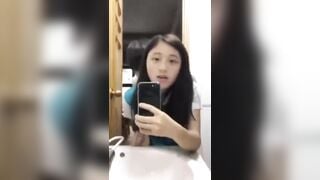 2 bé cấp 3 trốn học vào nvs đụ nhau còn quay clip lại
