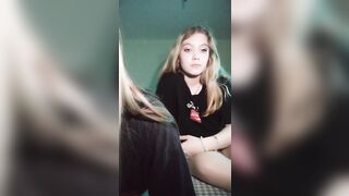2 chị em teen Tây xinh livetream show hàng cực phẩm