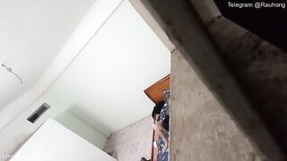 Đặt cam quay lén wc công ty 5