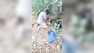 Anh họ đụ em gái 2k9 trong bụi thì người nhà phát hiện quay video để giao cho công an