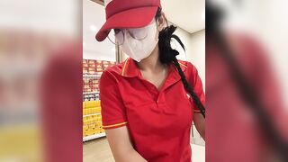 Siêu Thị WinMart bé nhân viên lồn nhiều nước vừa làm vừa bán quạt - phần 54