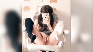 Em loli bím múp thích ngồi khỏa thân show hàng xoa lồn dâm rỉ nước để quay clip #1