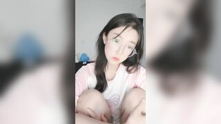 Phần 2: HS Non Tơ Xinh Gái Kính Cận Show Hàng Thủ Dâm Rên Rỉ