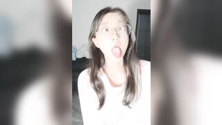 Phần 3: HS Non Tơ Xinh Gái Kính Cận Show Hàng Thủ Dâm Rên Rỉ