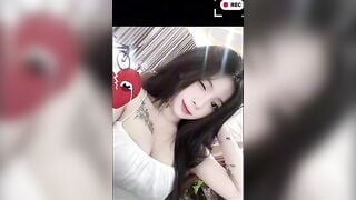 Nàng chất chơi xăm hình yêu kiểu doggy