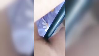 con em nứng qá cạ lồn vào thành giường nước chảy lênh láng