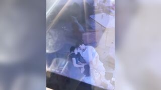 Nhân viên ngồi xem khách sờ lồn sờ cu nhau trong quán nước
