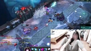 Streamer vừa thủ dâm vừa chơi LOL trên live nước lênh láng