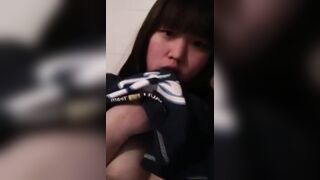 Em học sinh mới lớn bị ny dụ show hàng