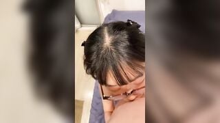 mấy bé đeo kính bé nào cũng dâm như đĩ