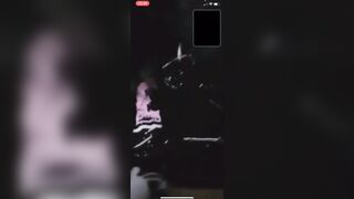 “Lúc nào cũng xem vú, bộ ny m k cho m xem hả??”