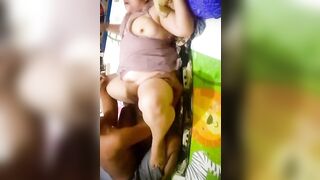 Tranh thủ địt mẹ vợ vú to lồn múp dụp nhấp mấy cái bắn tinh vào lồn
