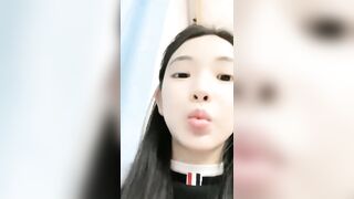 Teen xinh dáng đẹp thủ dâm trong wc đại học