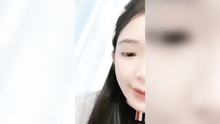 Teen xinh dáng đẹp thủ dâm trong wc đại học