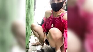 Gái dâm ra đường public thủ dâm