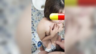Chị họ đang tắm vào đái vô mặt chị nếu không sẽ đụ chị
